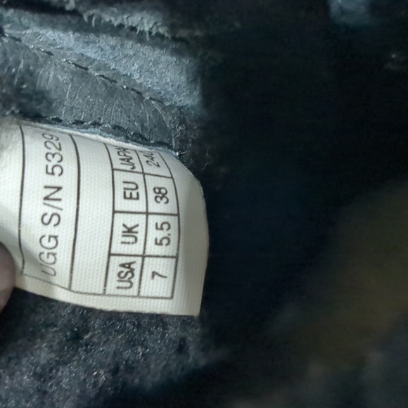 UGG Black Suede Bootie Women’s Size 7 Block Heeled Boots - Picture 6 of 10